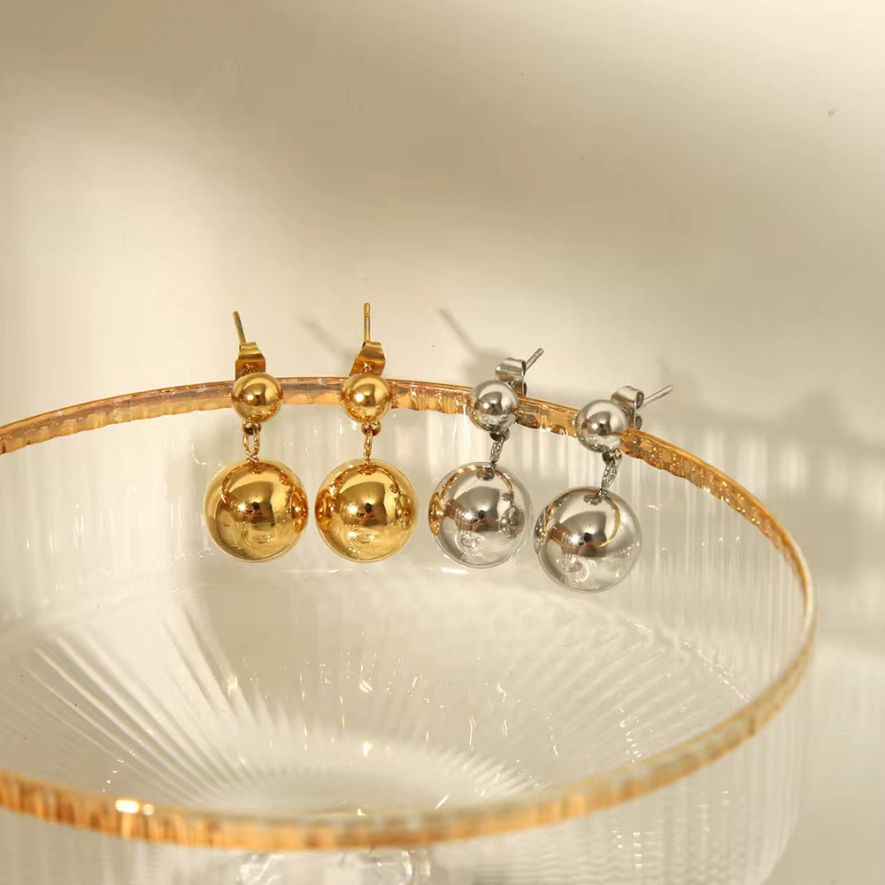 Stålörhängen med 18K förgyllning 23MM / 12MM