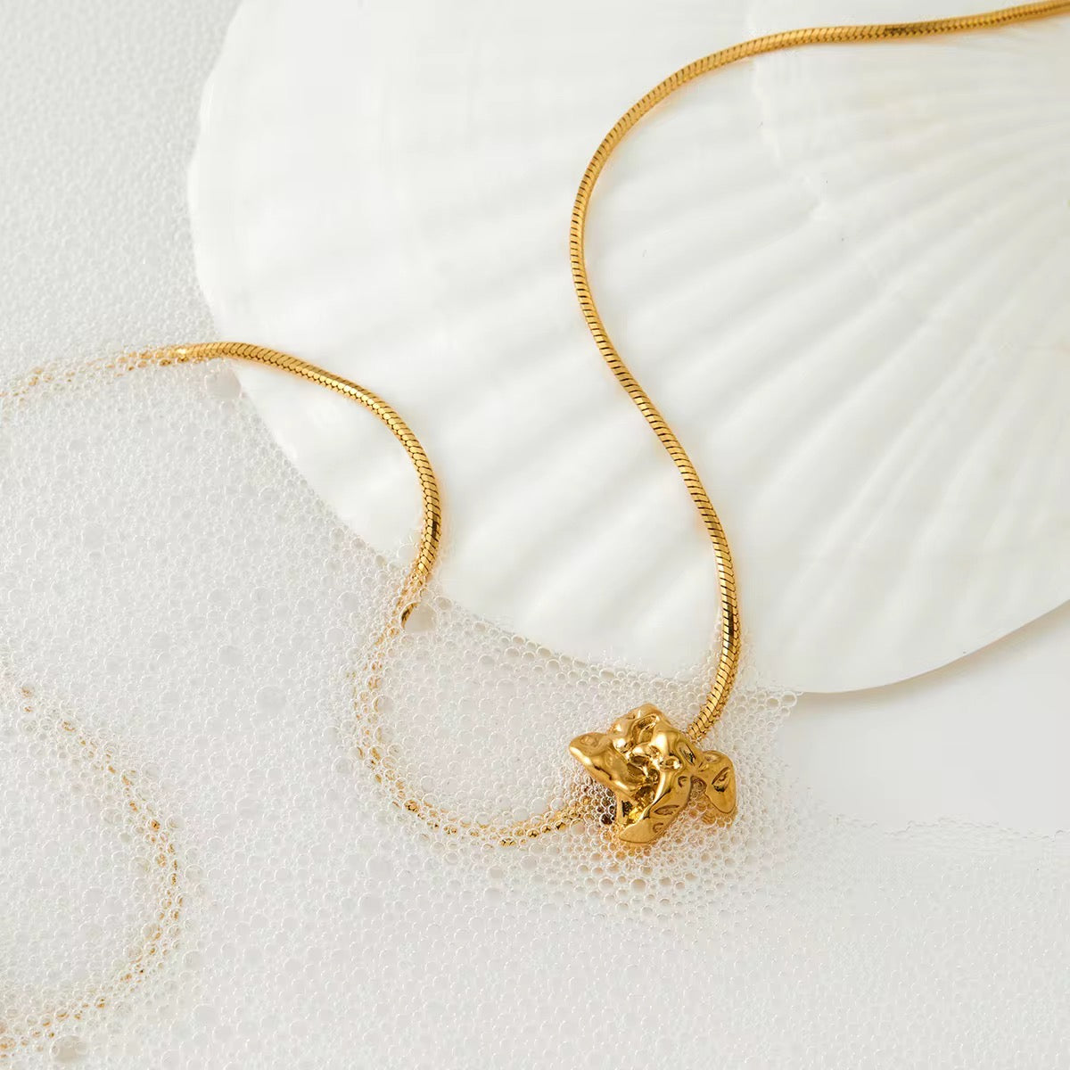 Stålhalsband med 18K förgyllning 40,5+5 cm