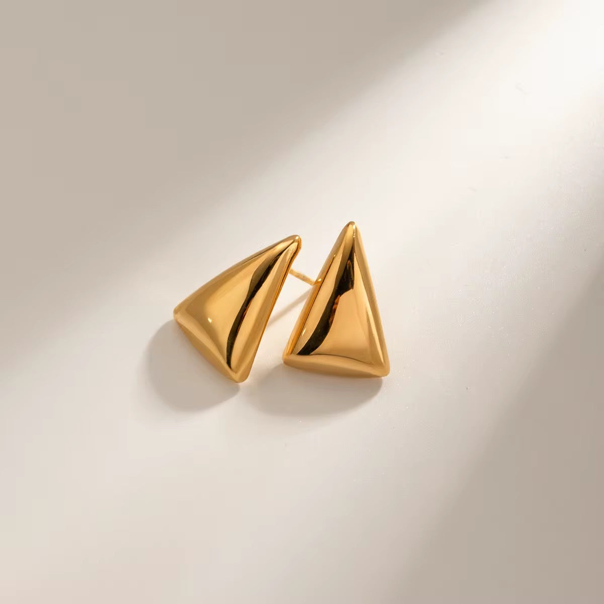 Stålörhängenmed 18K förgyllning 19MM / 12MM