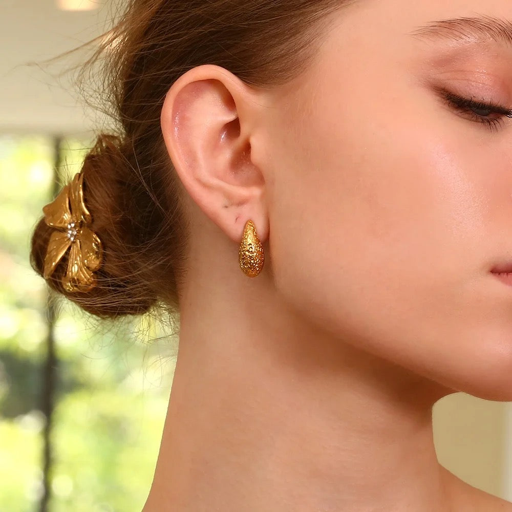 Stålörhängen med 18K förgyllning 20MM / 9,2MM