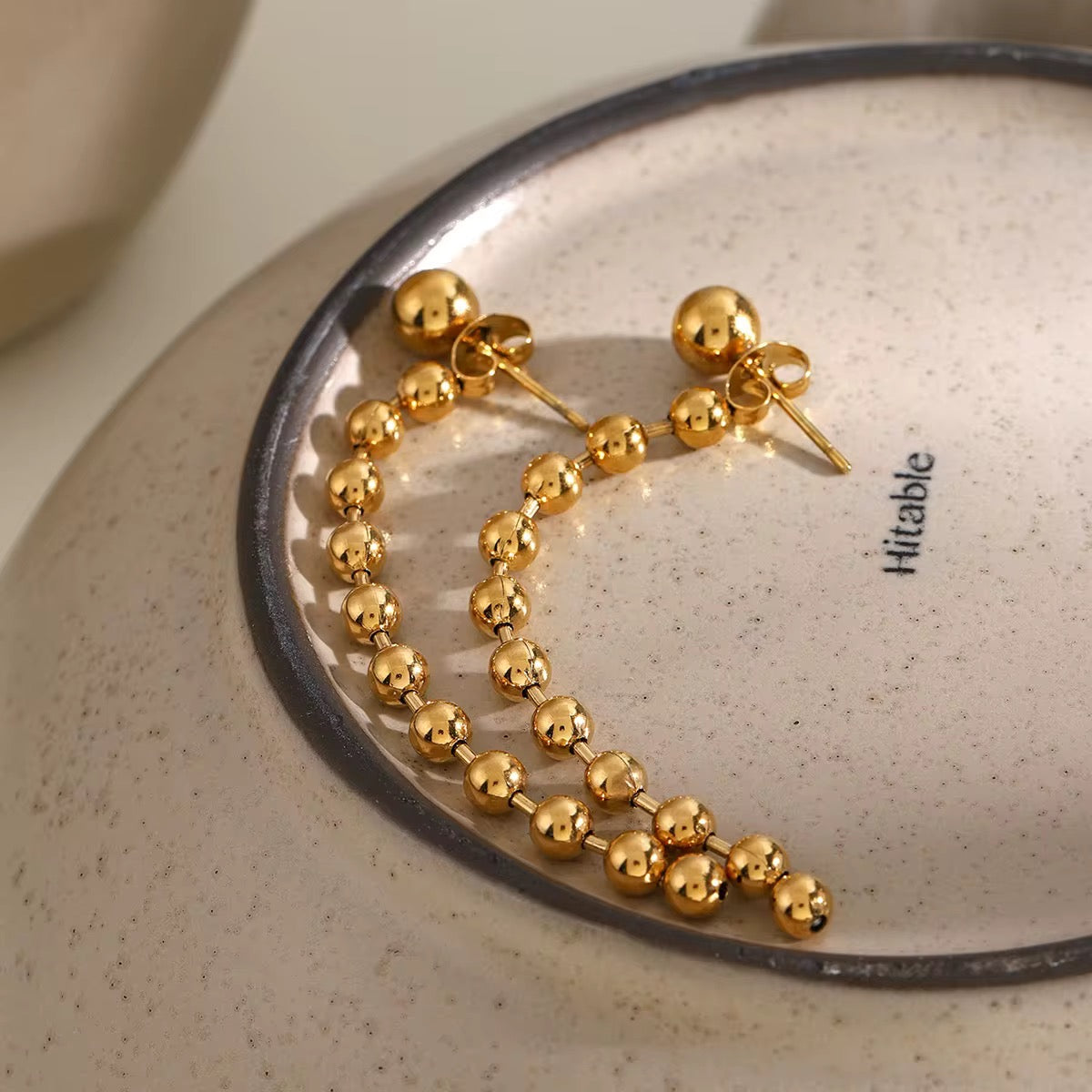 Stålörhängen med 18K förgyllning 67MM / 3MM