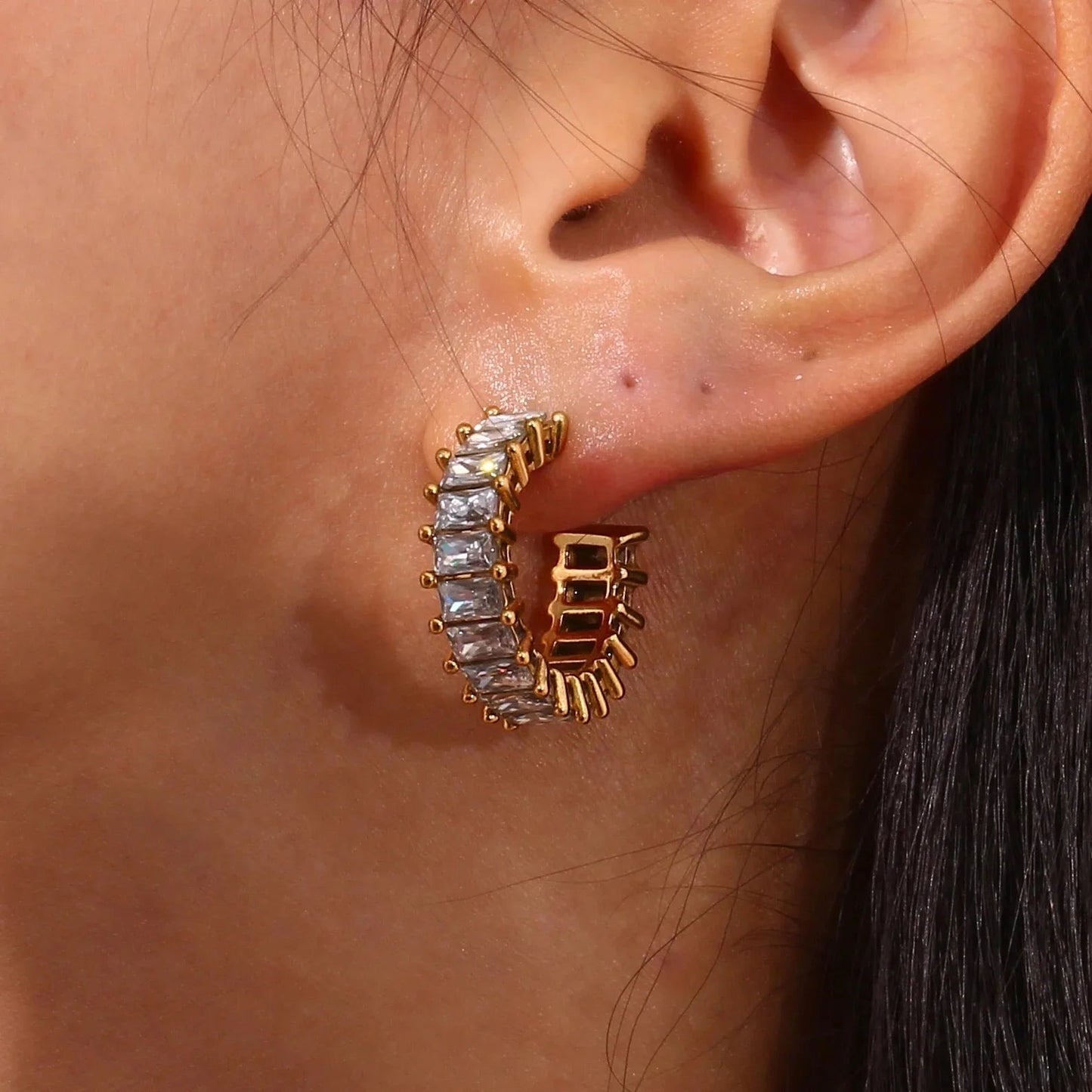 Stålörhängen med 18K förgyllning och CZ 22MM / 7MM