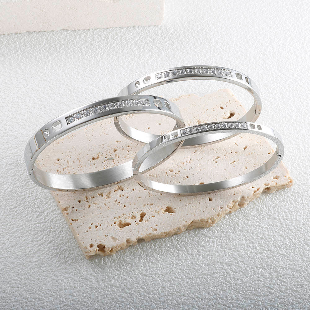 Stålarmband med CZ 4MM