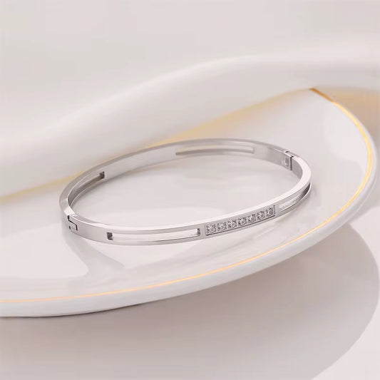 Stålarmband med CZ 4MM