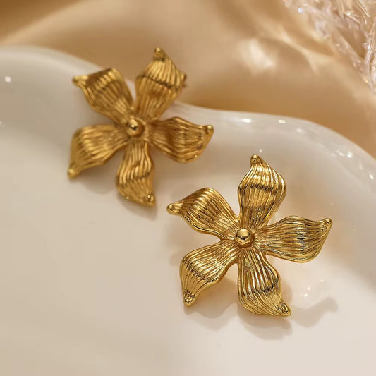 Stålörhängen med 18K förgyllning 30MM / 30MM