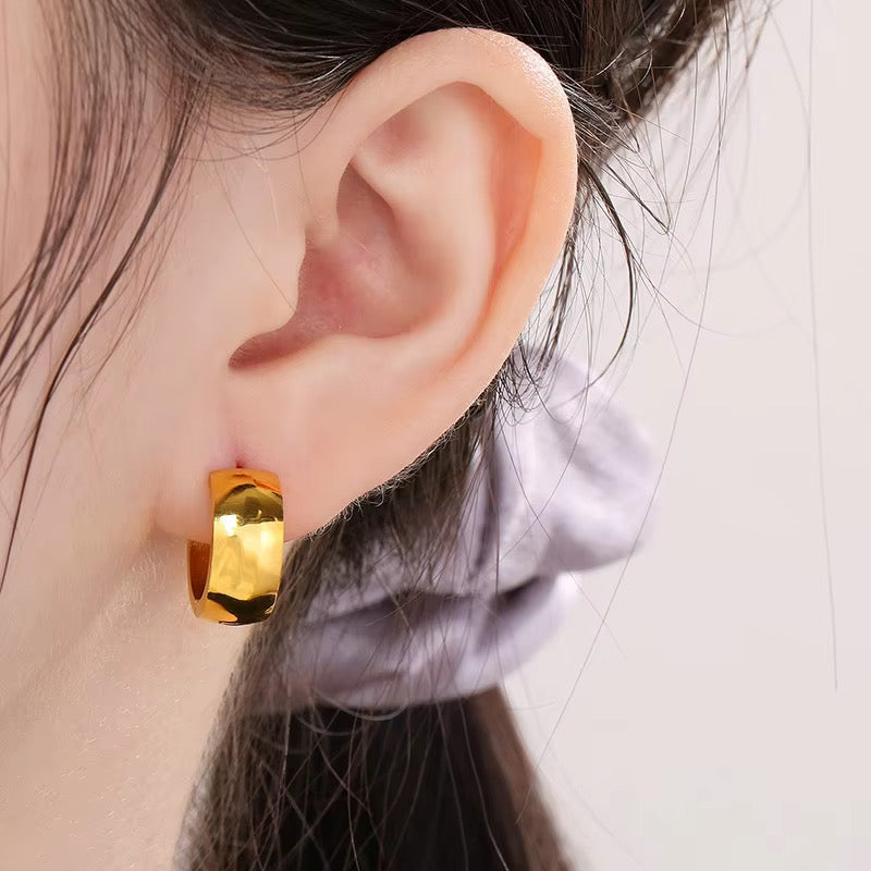 Stålörhängen med 18K förgyllning 16MM / 7MM