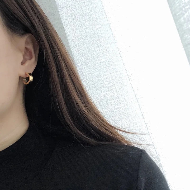 Stålörhängen med 18K förgyllning 14MM / 5MM