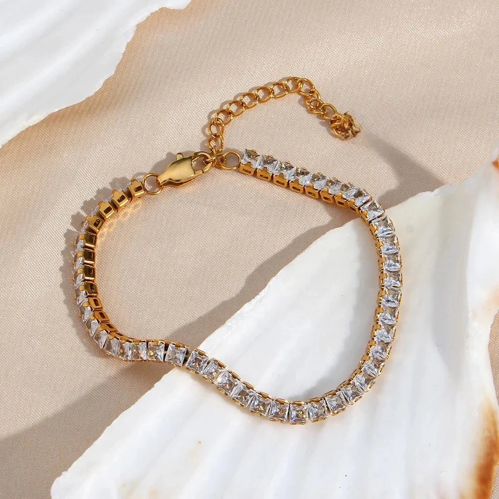 Stålarmband med 18K förgyllning med 3 MM (FYRKANTIGA) CZ 15+5 cm