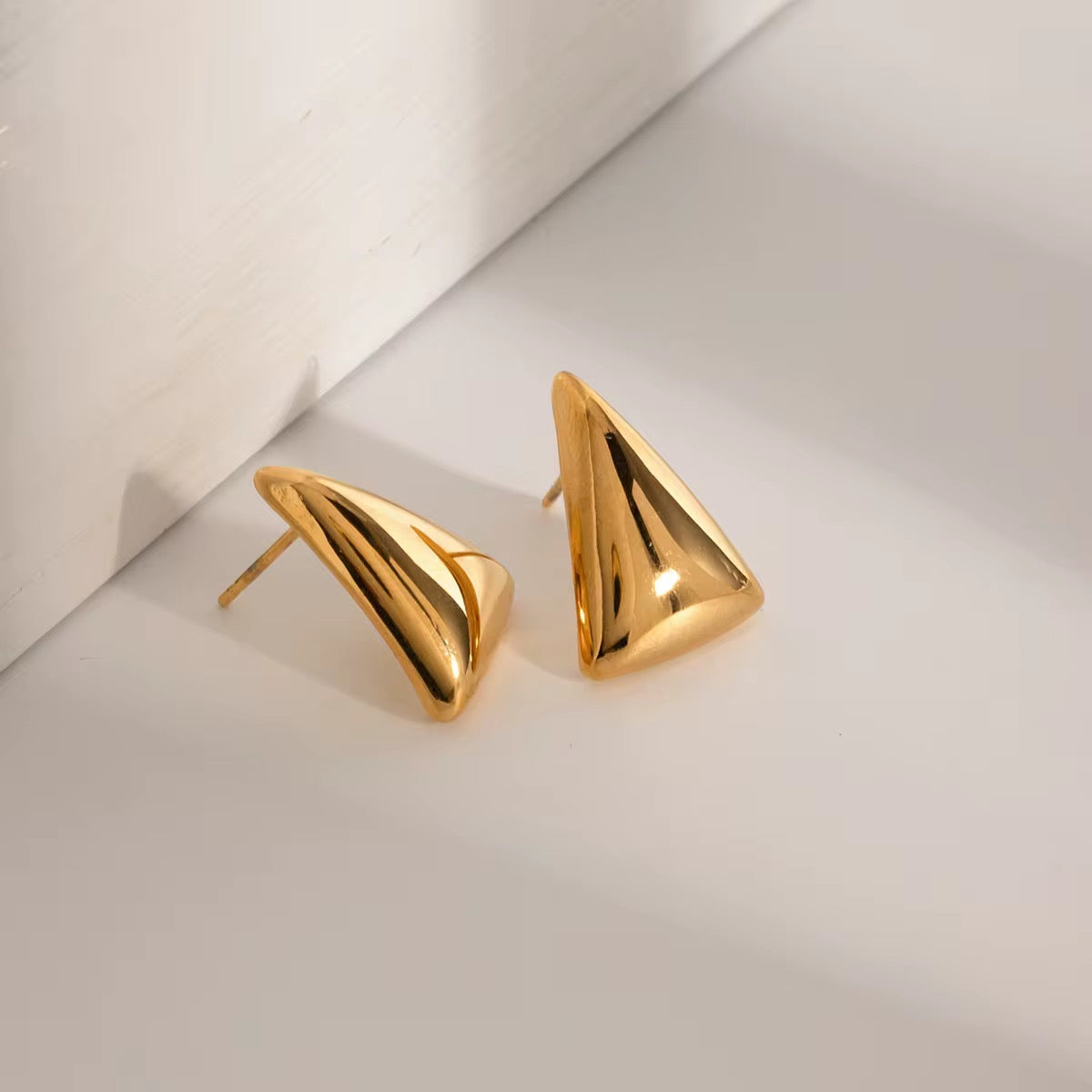 Stålörhängenmed 18K förgyllning 19MM / 12MM