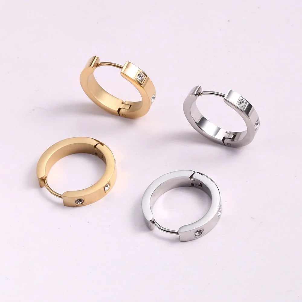 Stålörhängen med 18K förgyllning och CZ 20MM