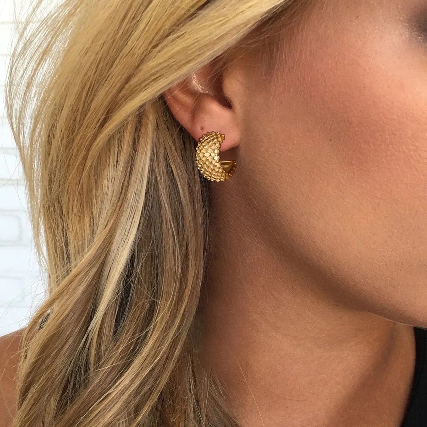 Stålörhängen med 18K förgyllning 21MM / 11,6MM