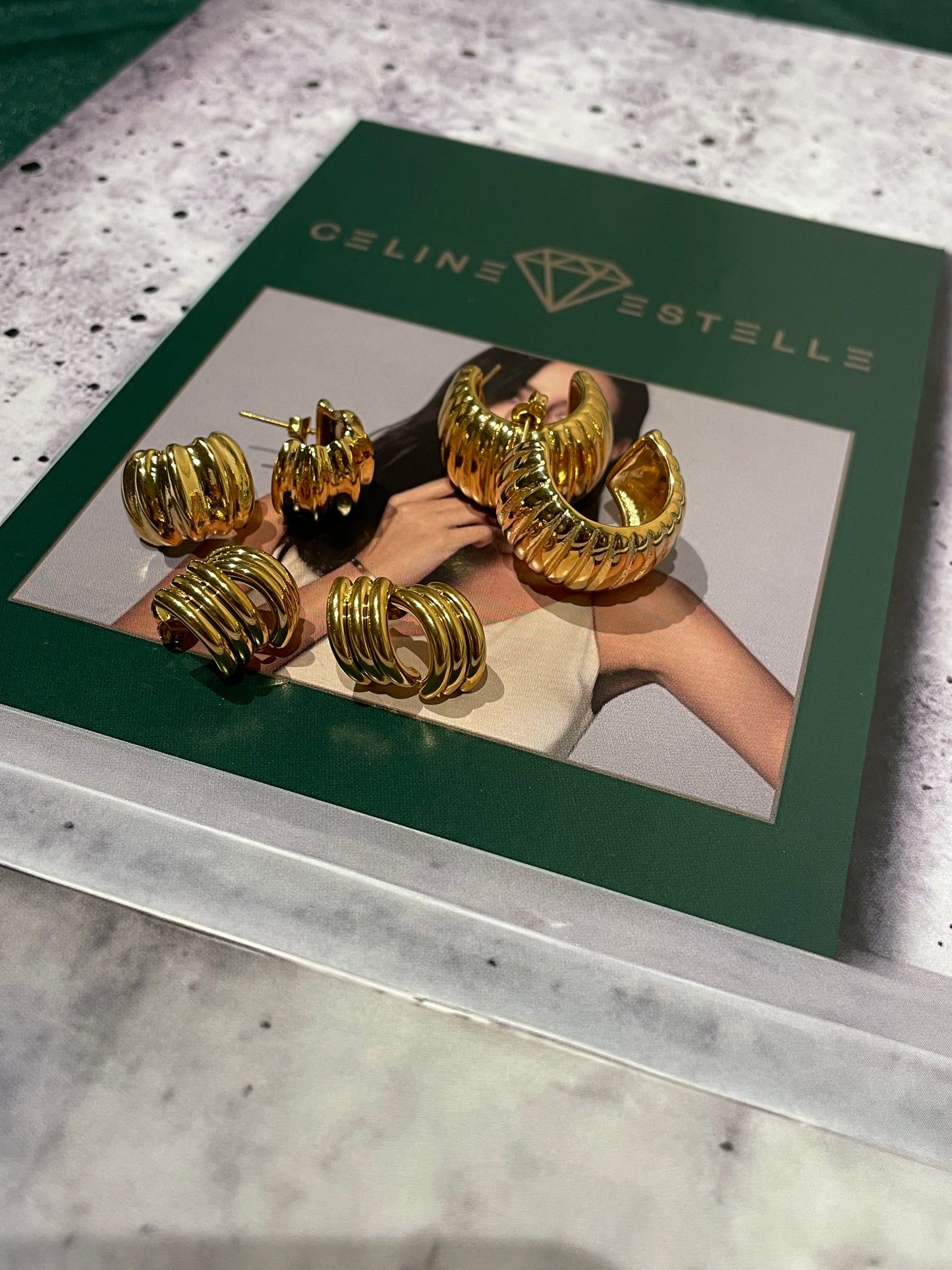 Stålörhängen med 18K förgyllning 14MM / 17MM