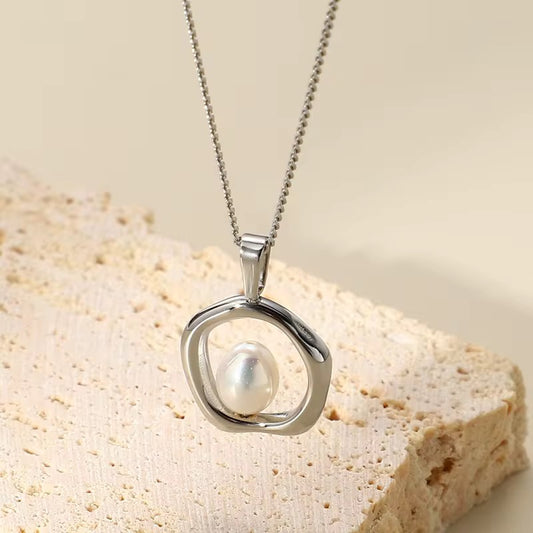 Stålhalsband med Sötvattenpärla 40+5 cm