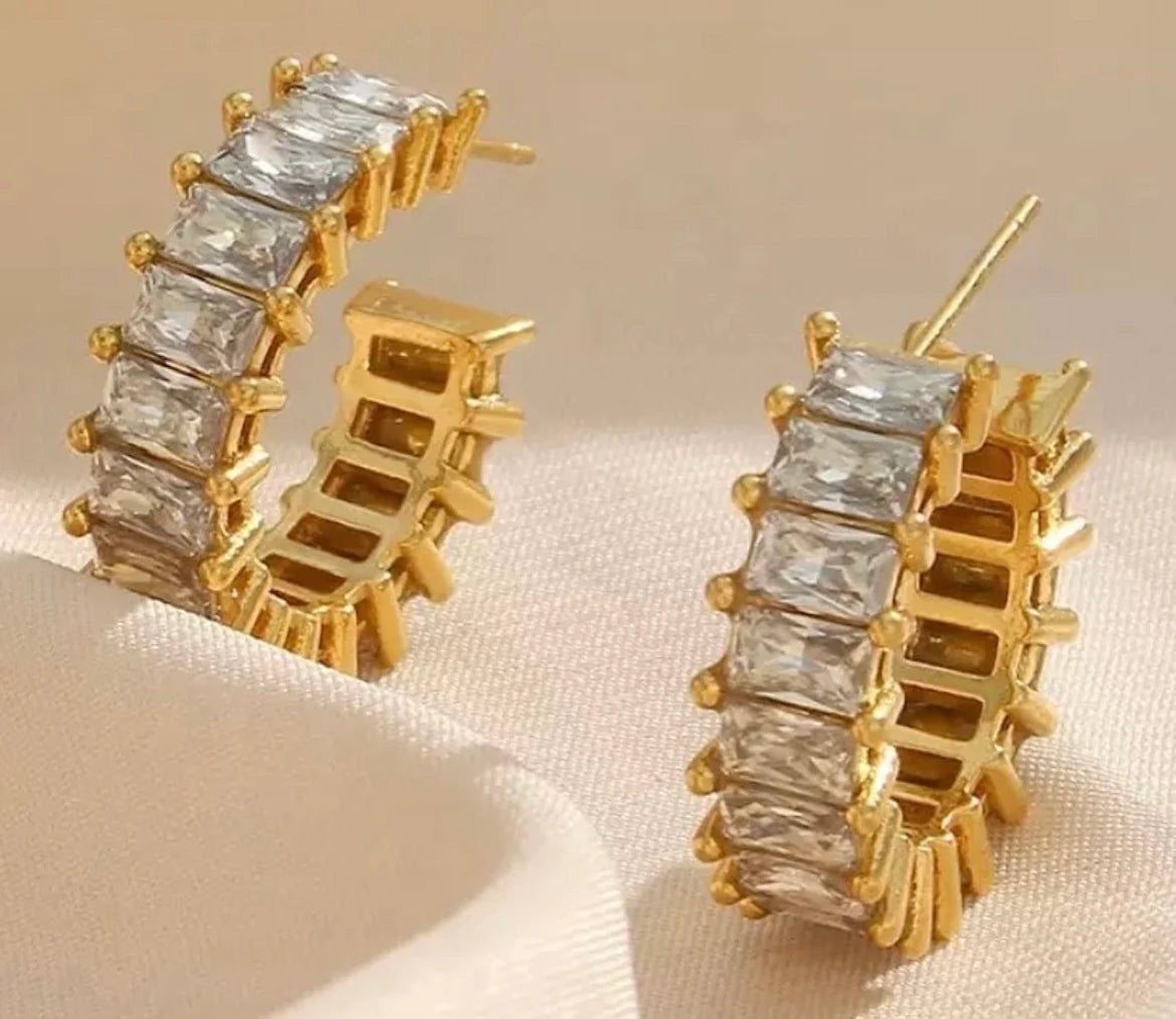 Stålörhängen med 18K förgyllning och CZ 22MM / 7MM
