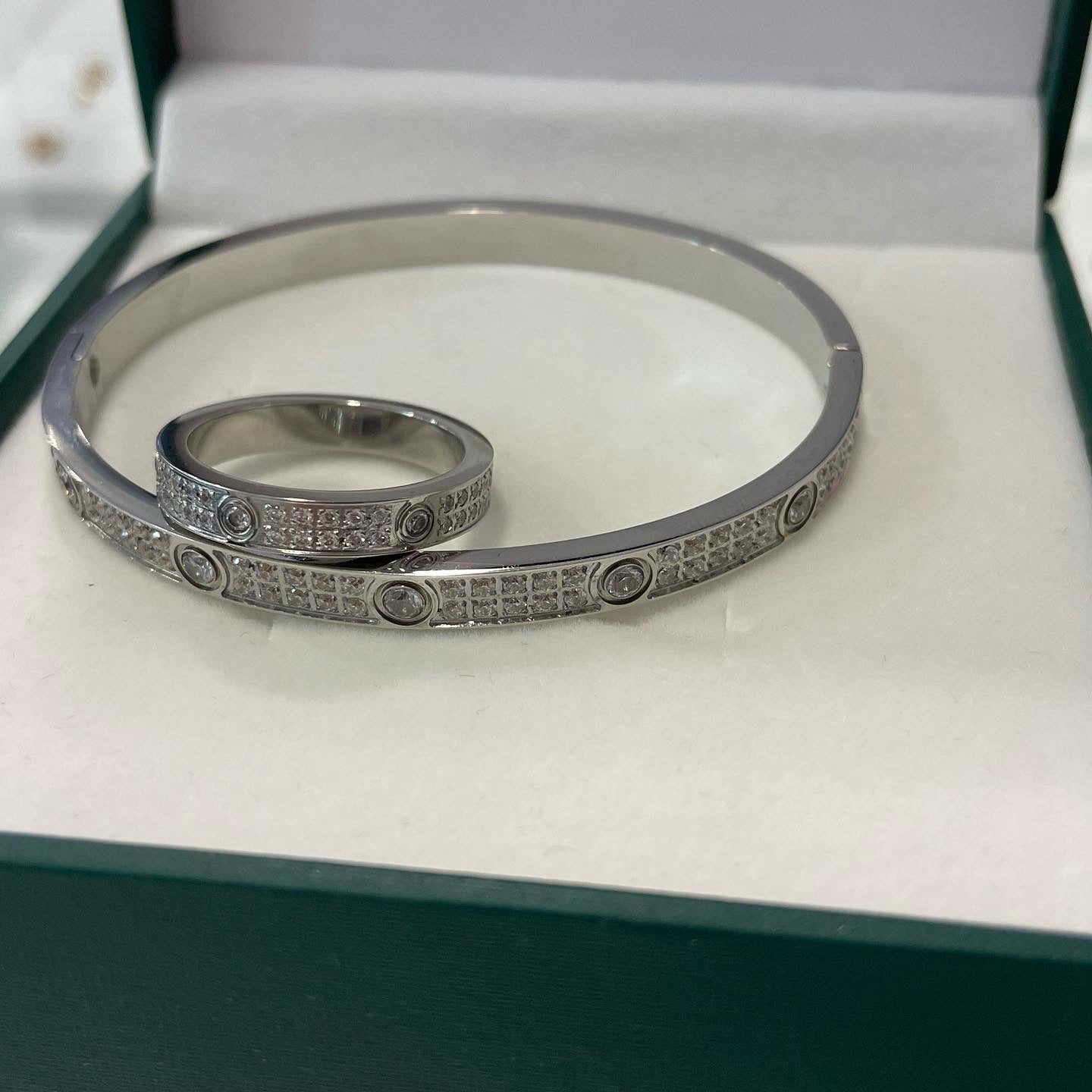 Stålring med CZ (4MM)