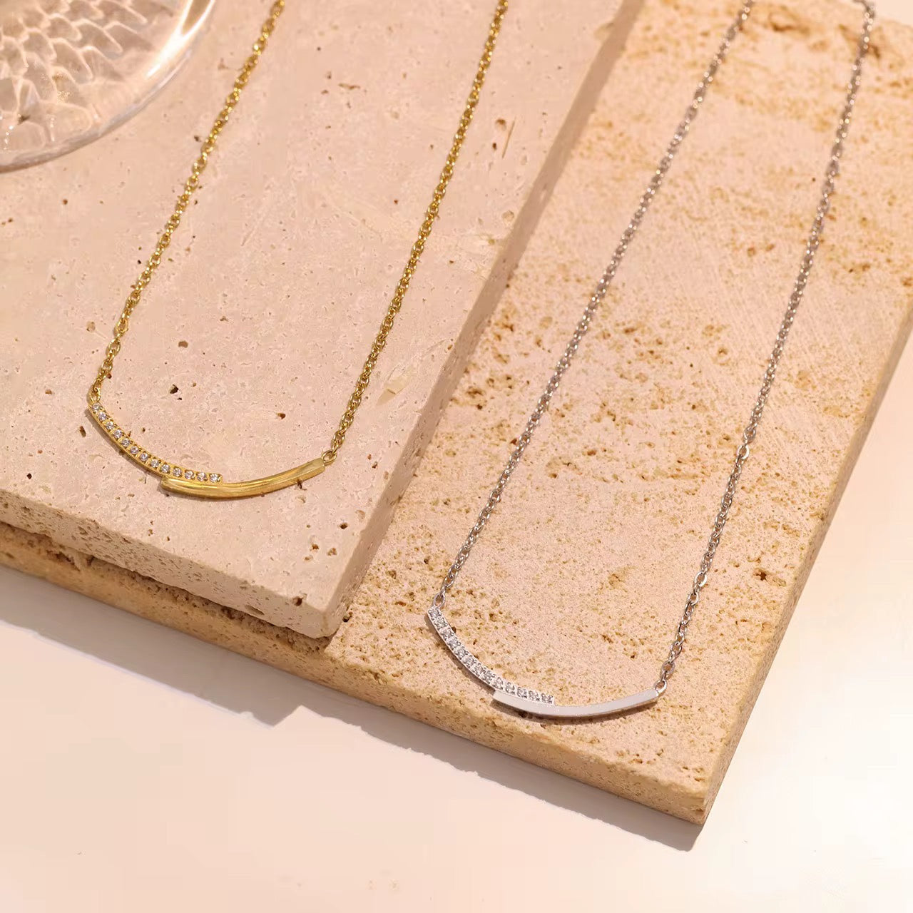 Stålhalsband med 18K förgyllning och CZ 40+5 cm
