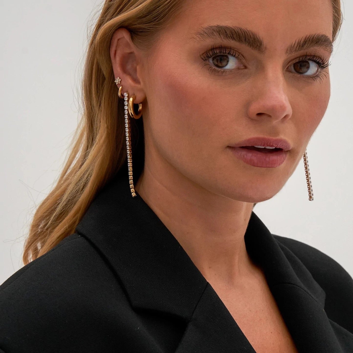 Stålörhängen med 18K förgyllning och CZ 80MM