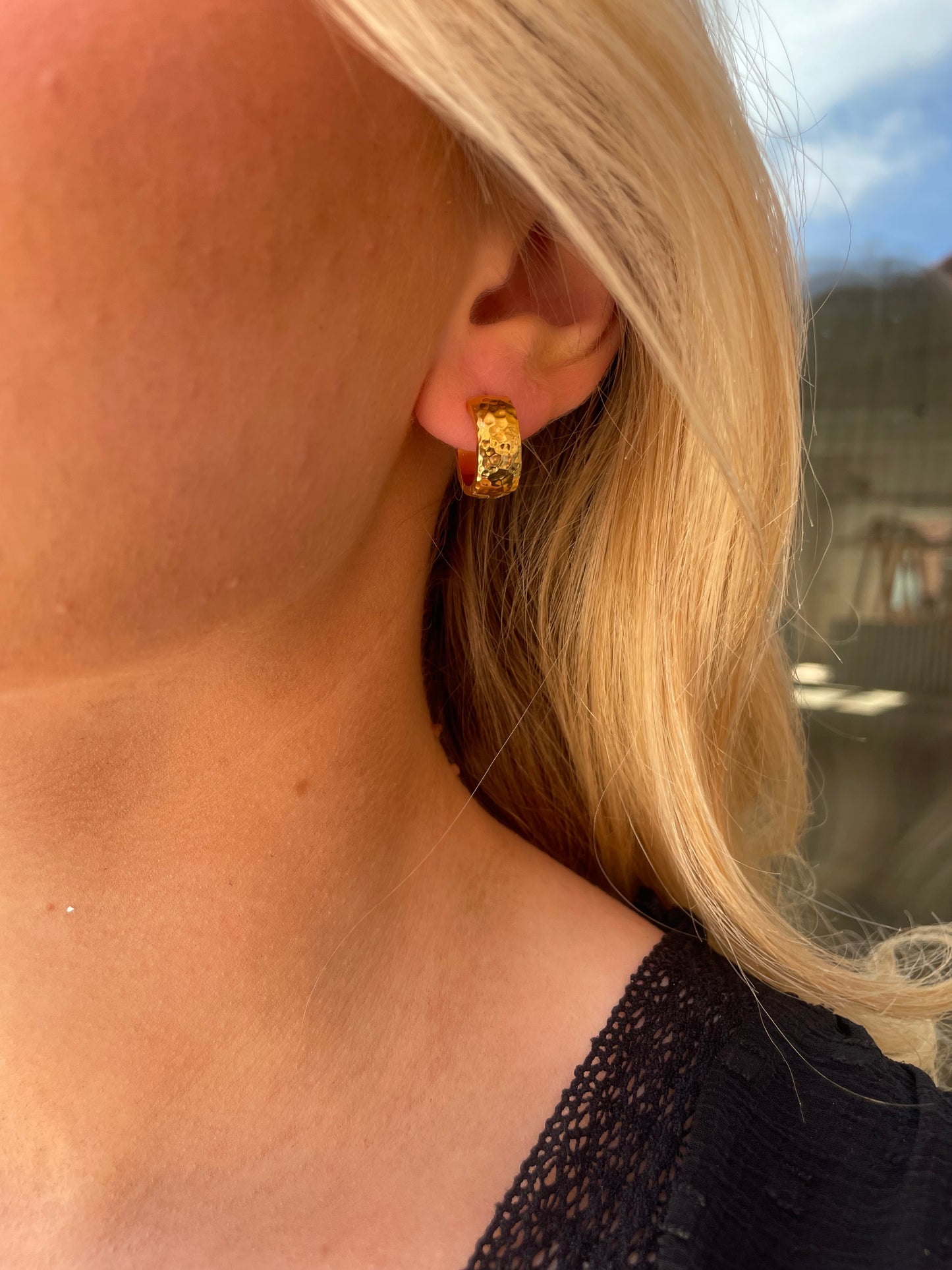 Stålörhängen med 18K förgyllning 17MM / 7MM