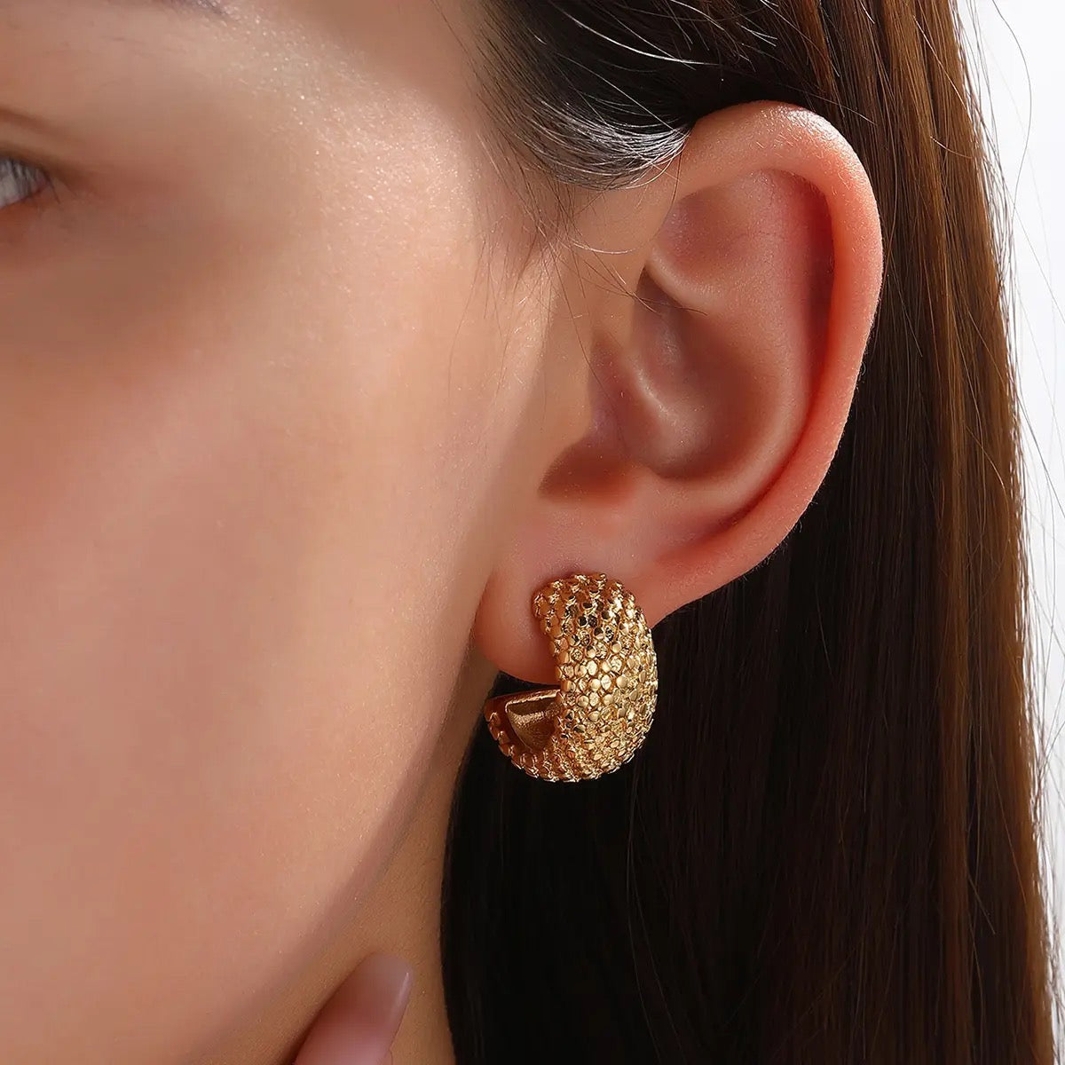 Stålörhängen med 18K förgyllning 21MM / 11,6MM