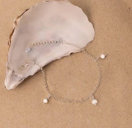 Stålarmband med Sötvattenpärlor 16+4 cm