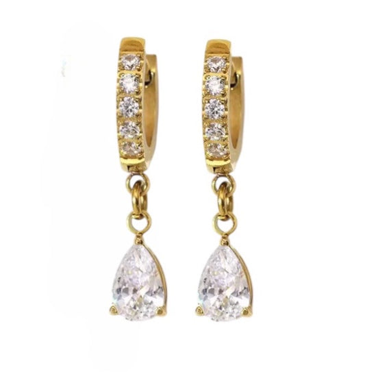 Stålörhängen med 18K förgyllning och CZ