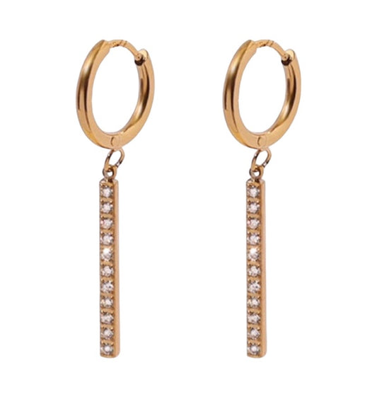 Stålörhängen med 18K förgyllning och CZ