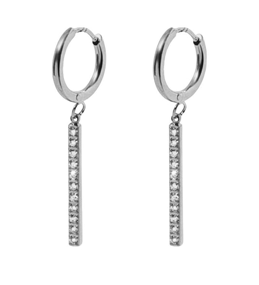 Stålörhängen med CZ