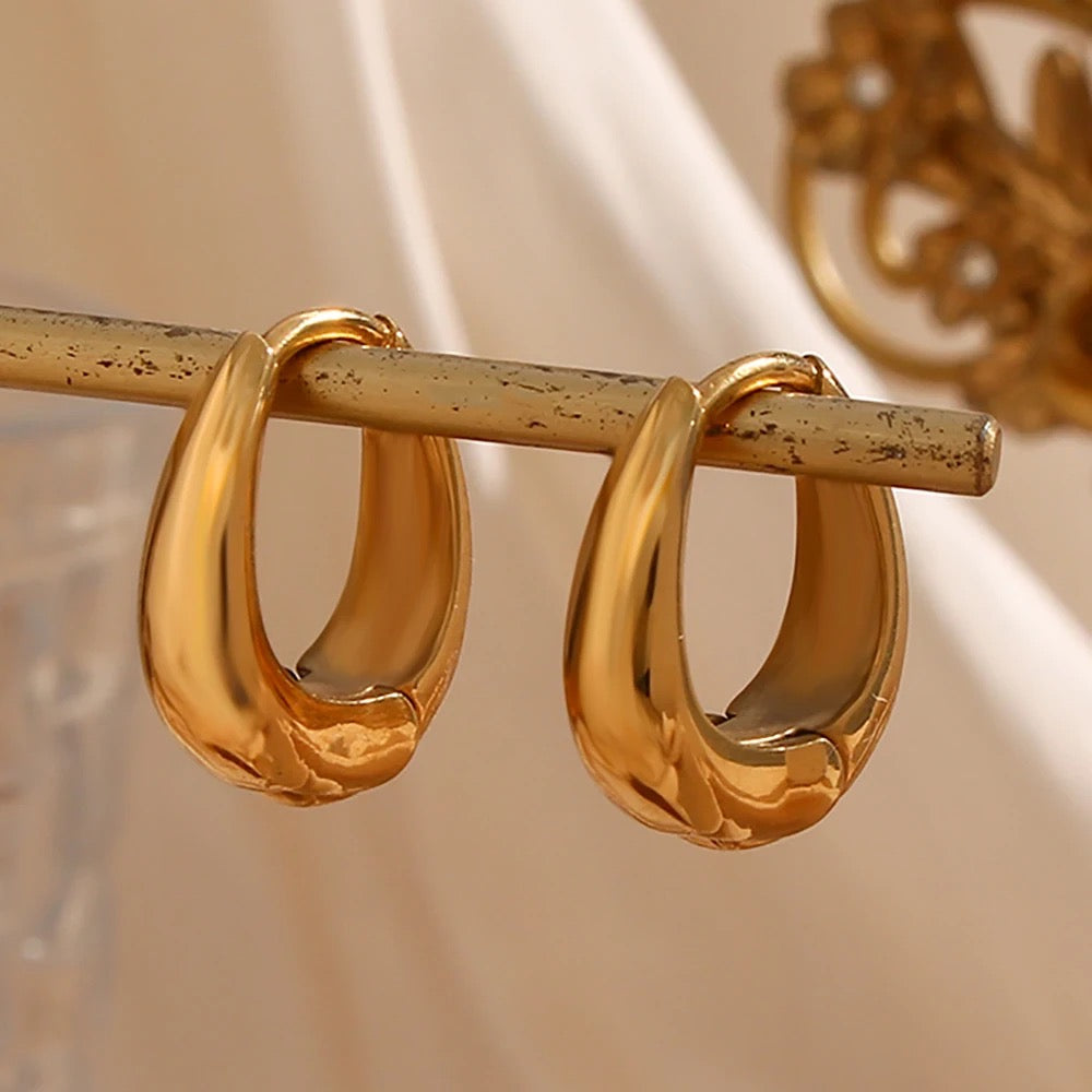Stålörhängen med 18K förgyllning 18,1MM