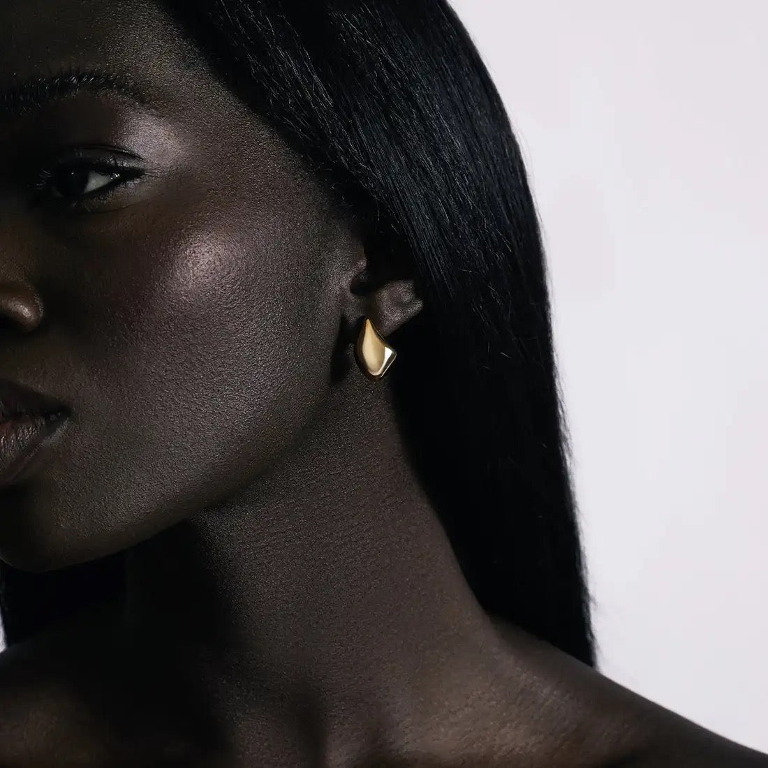 Stålörhängen med 18K förgyllning 21MM