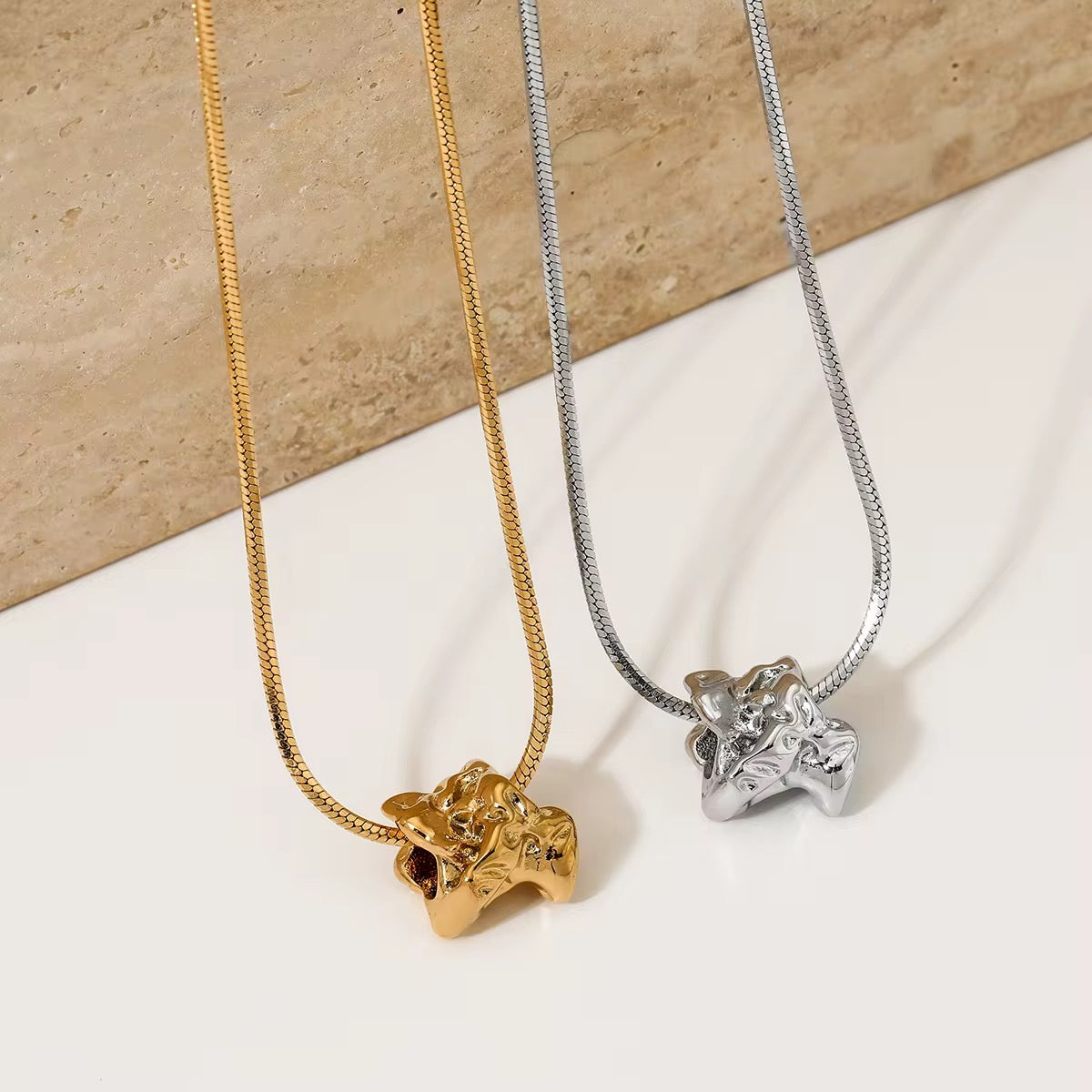 Stålhalsband med 18K förgyllning 40,5+5 cm