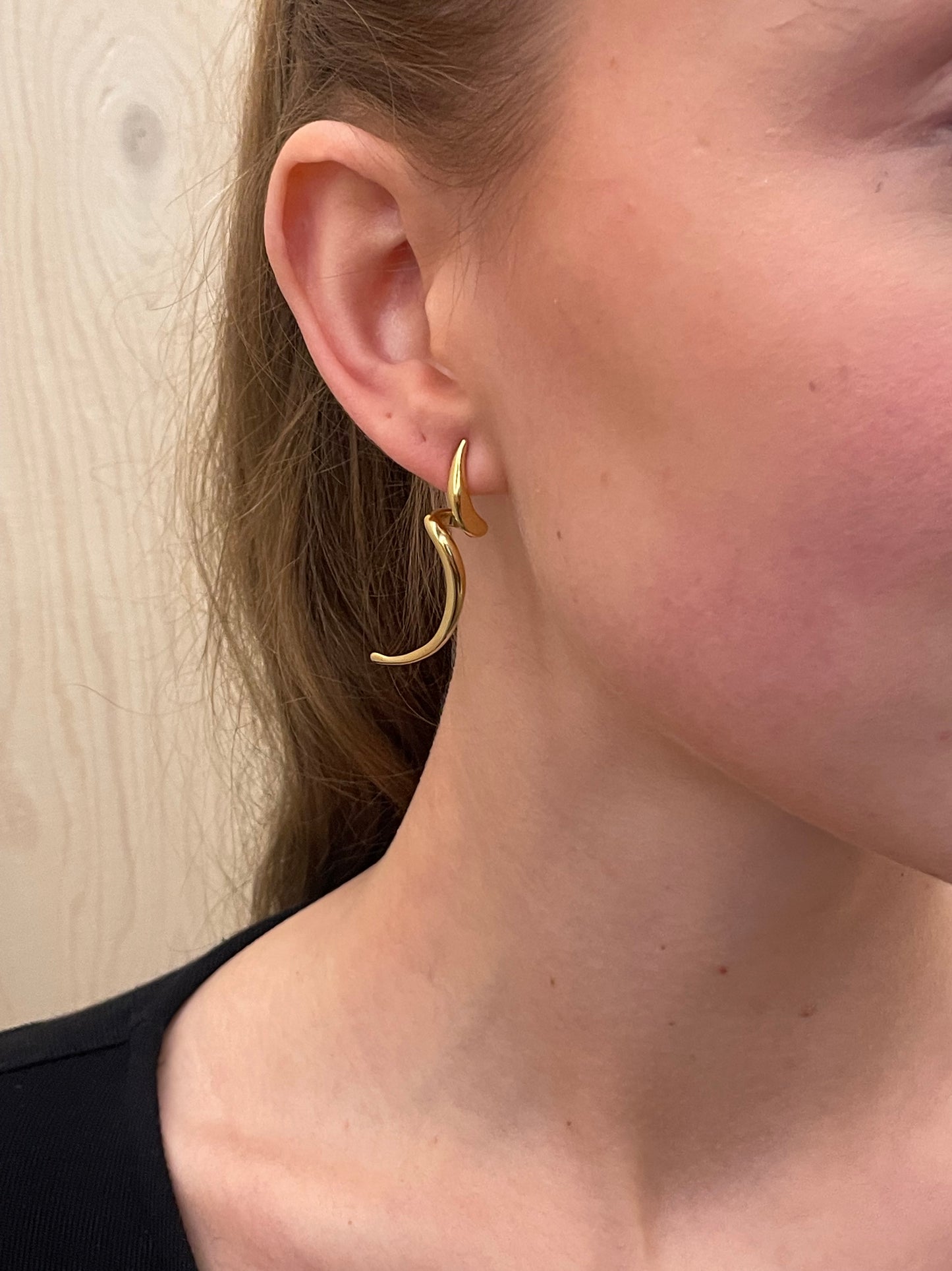 Stålörhängen med 18K förgyllning 49MM / 1,1MM