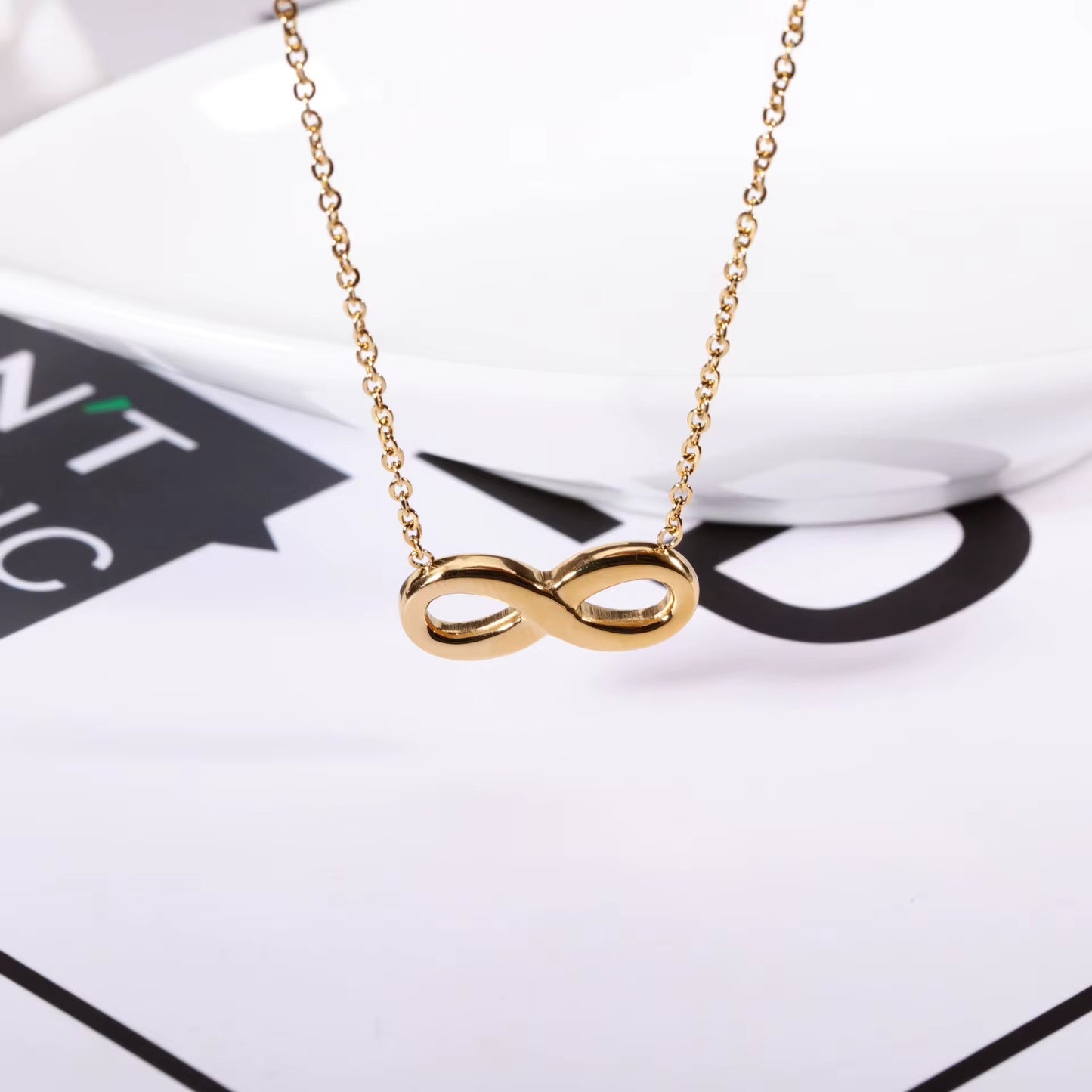Stålhalsband med 18K förgyllning 40+5 cm