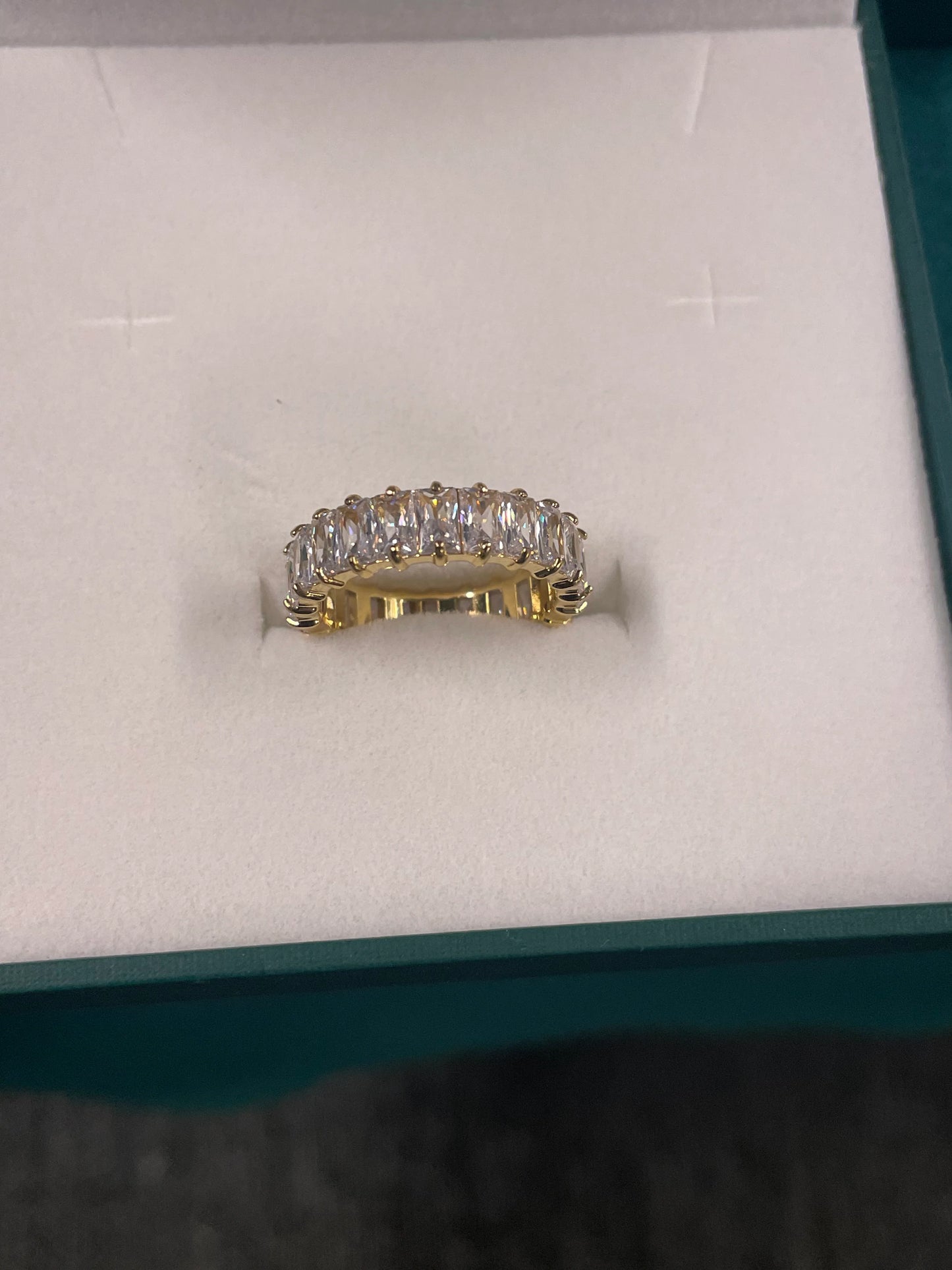 Stålring med 18K förgyllning och CZ