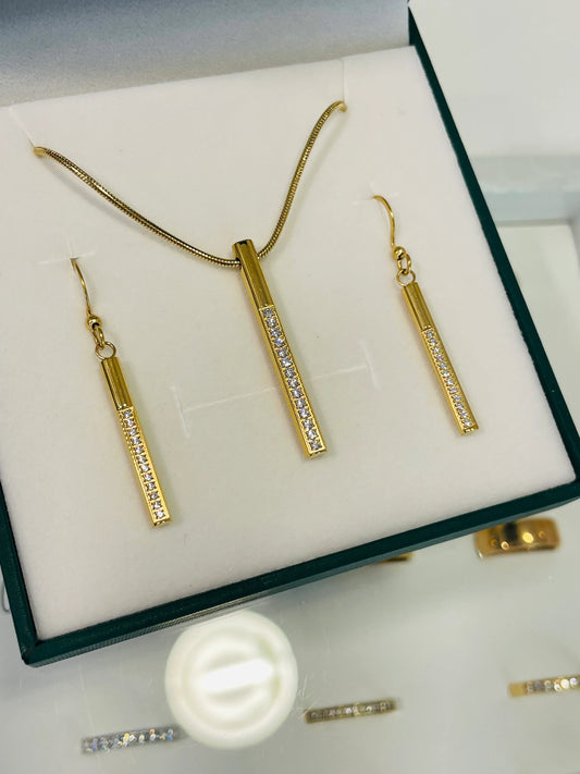 Stålhalsband med 18K förgyllning och CZ 45 cm