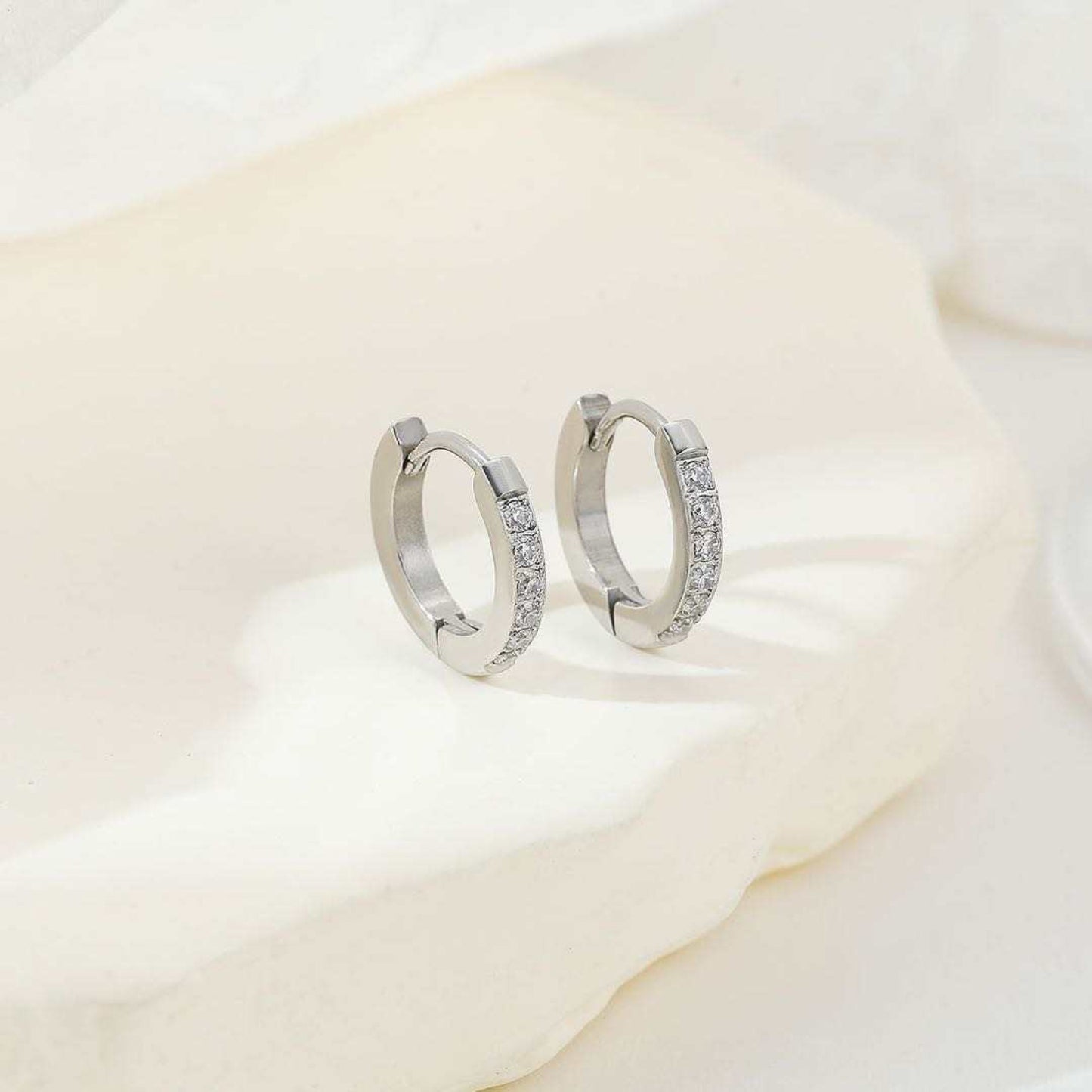 Stålörhängen med CZ 13MM