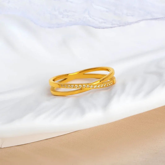 Stålring med 18K förgyllning och CZ