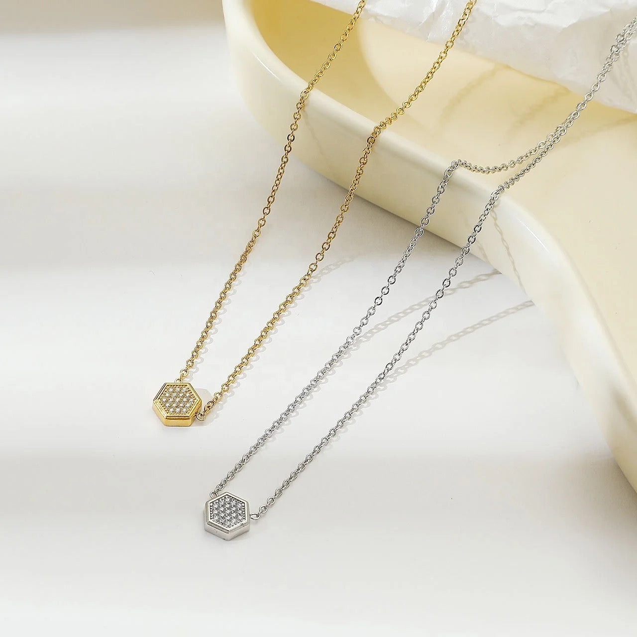 Stålhalsband med 18K förgyllning och CZ 40+5 cm