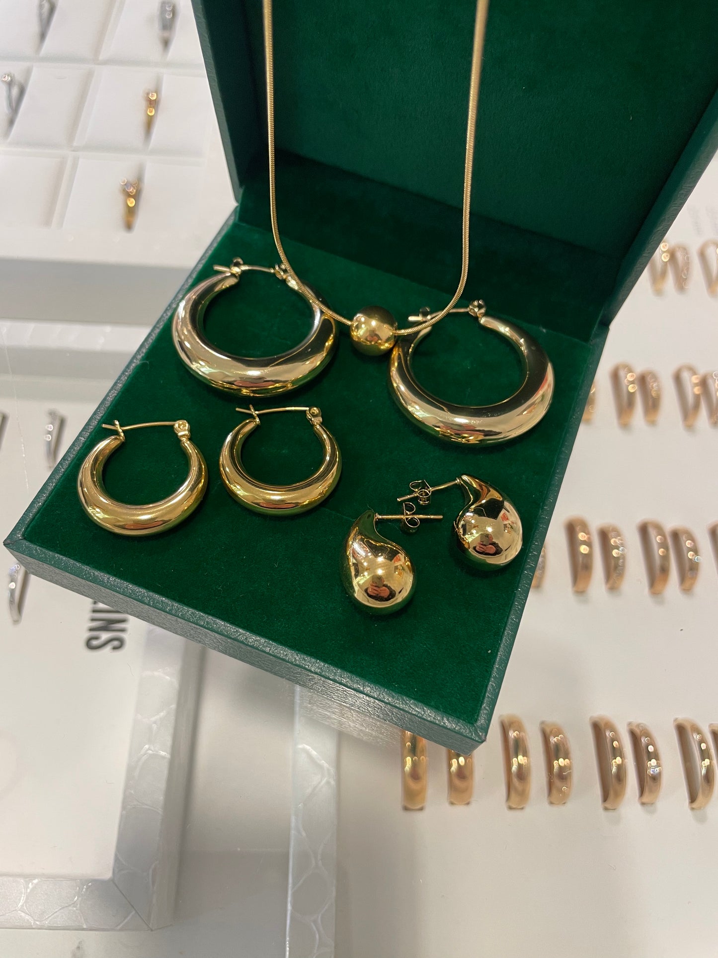 Stålörhängen med 18K förgyllning 20MM