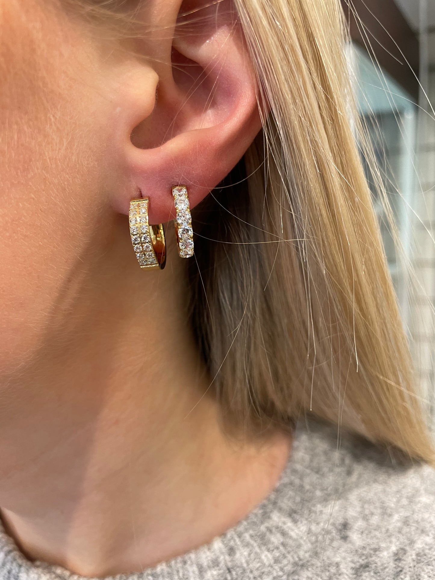 Stålörhängen med 18K förgyllning och CZ 16MM