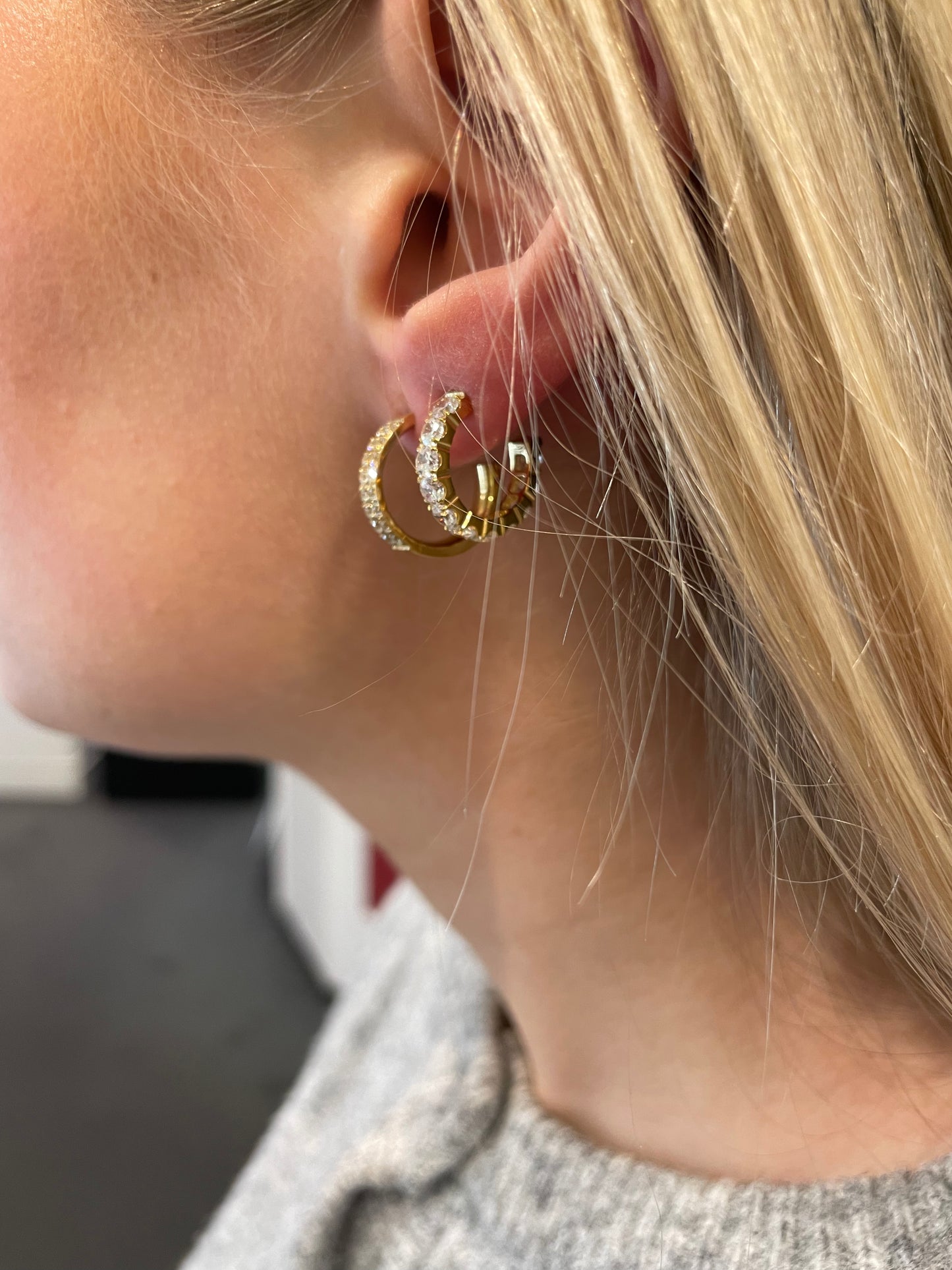 Stålörhängen med 18K förgyllning och CZ 16MM