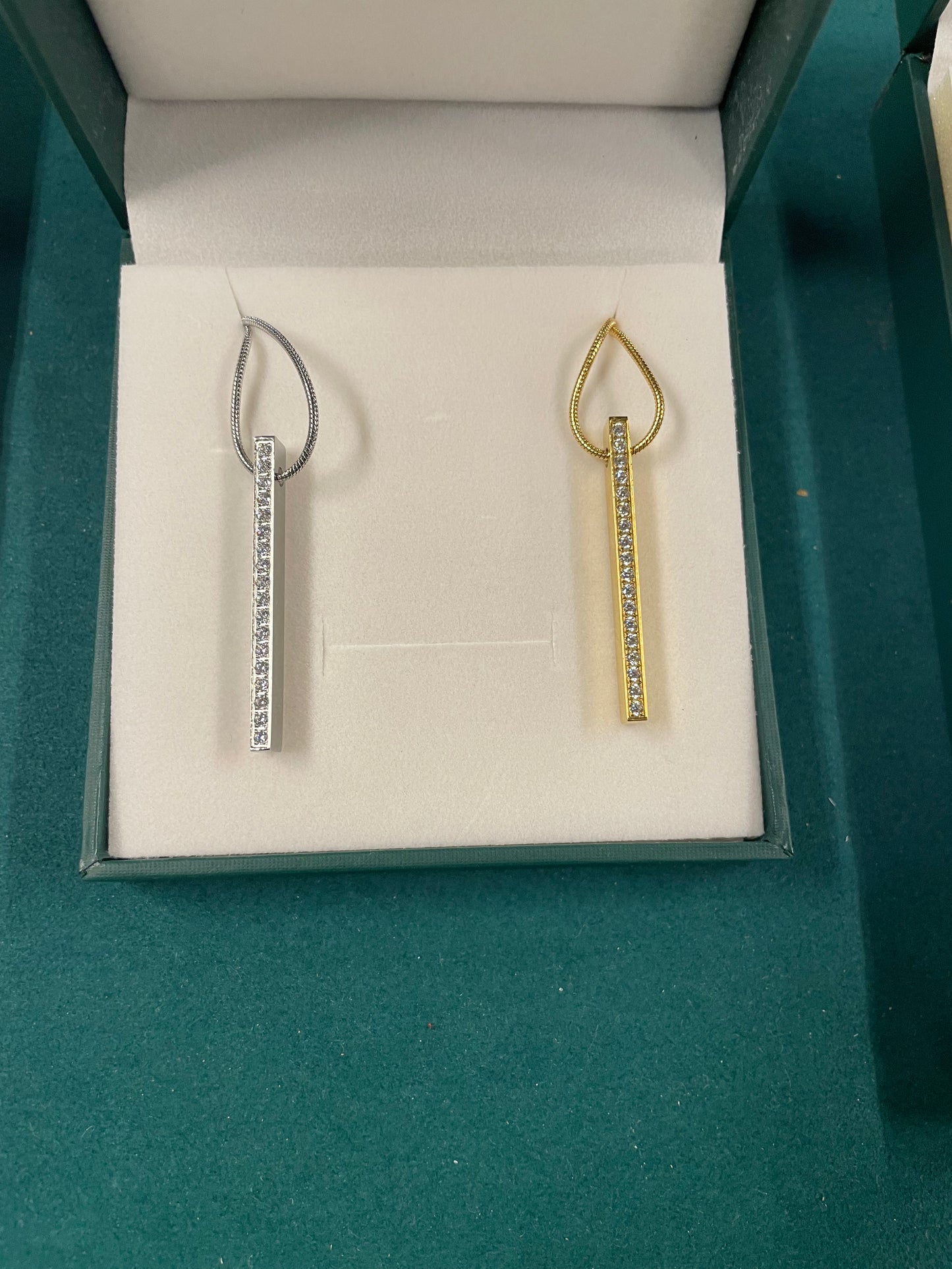 Stålhalsband med 18K förgyllning och CZ 45 cm
