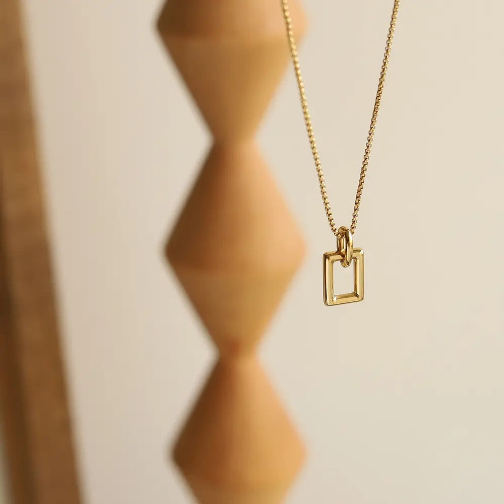 Stålhalsband med 18K förgyllning 40+5 cm