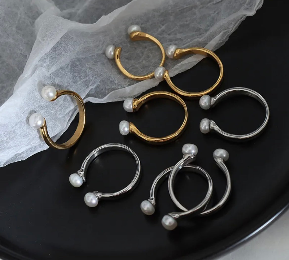 Stålring med 18K förgyllning och Sötvattenpärlor - Reglerbar