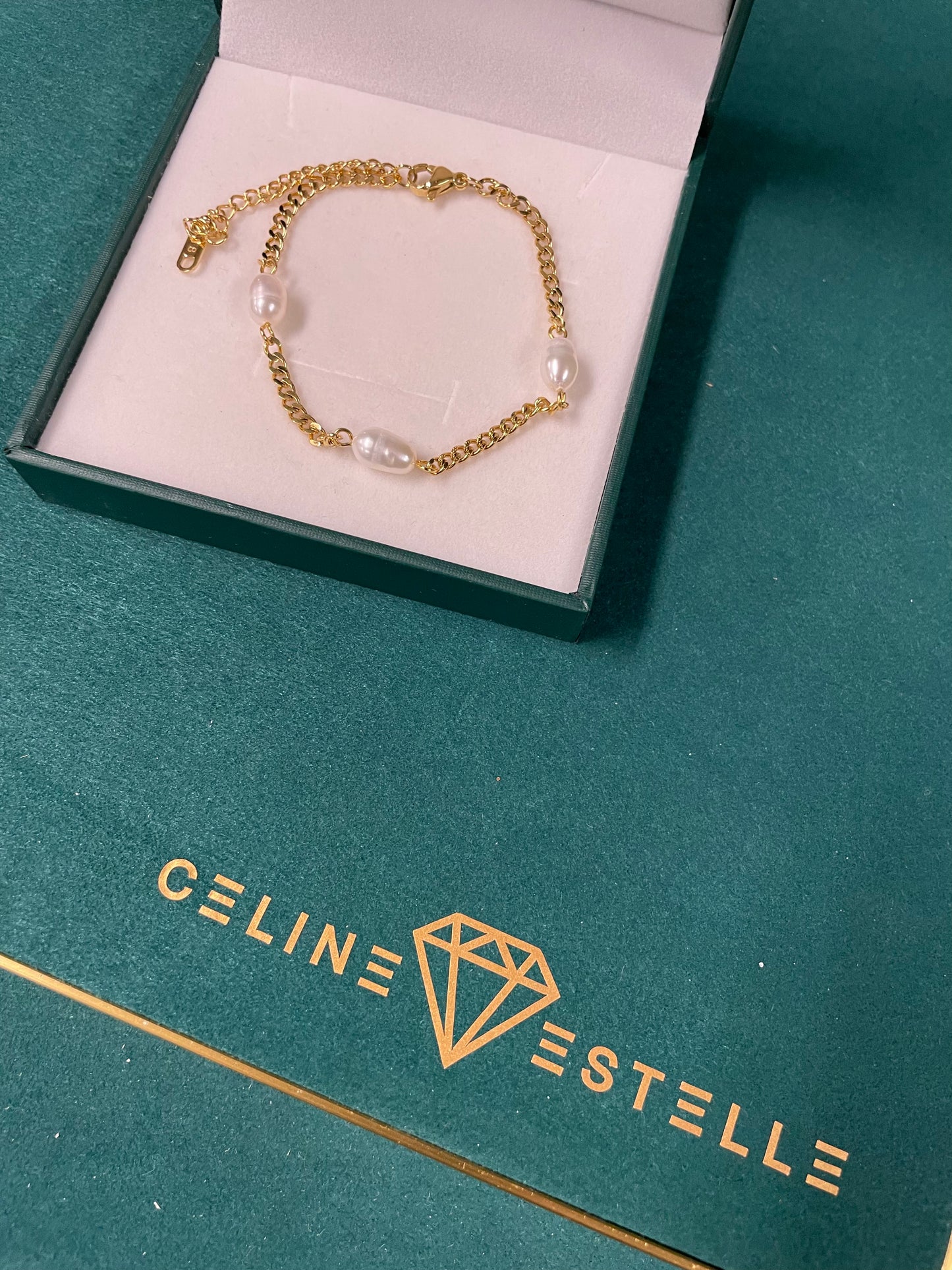 Stålarmband med 18K förgyllning och Sötvattenpärlor 15+5 cm