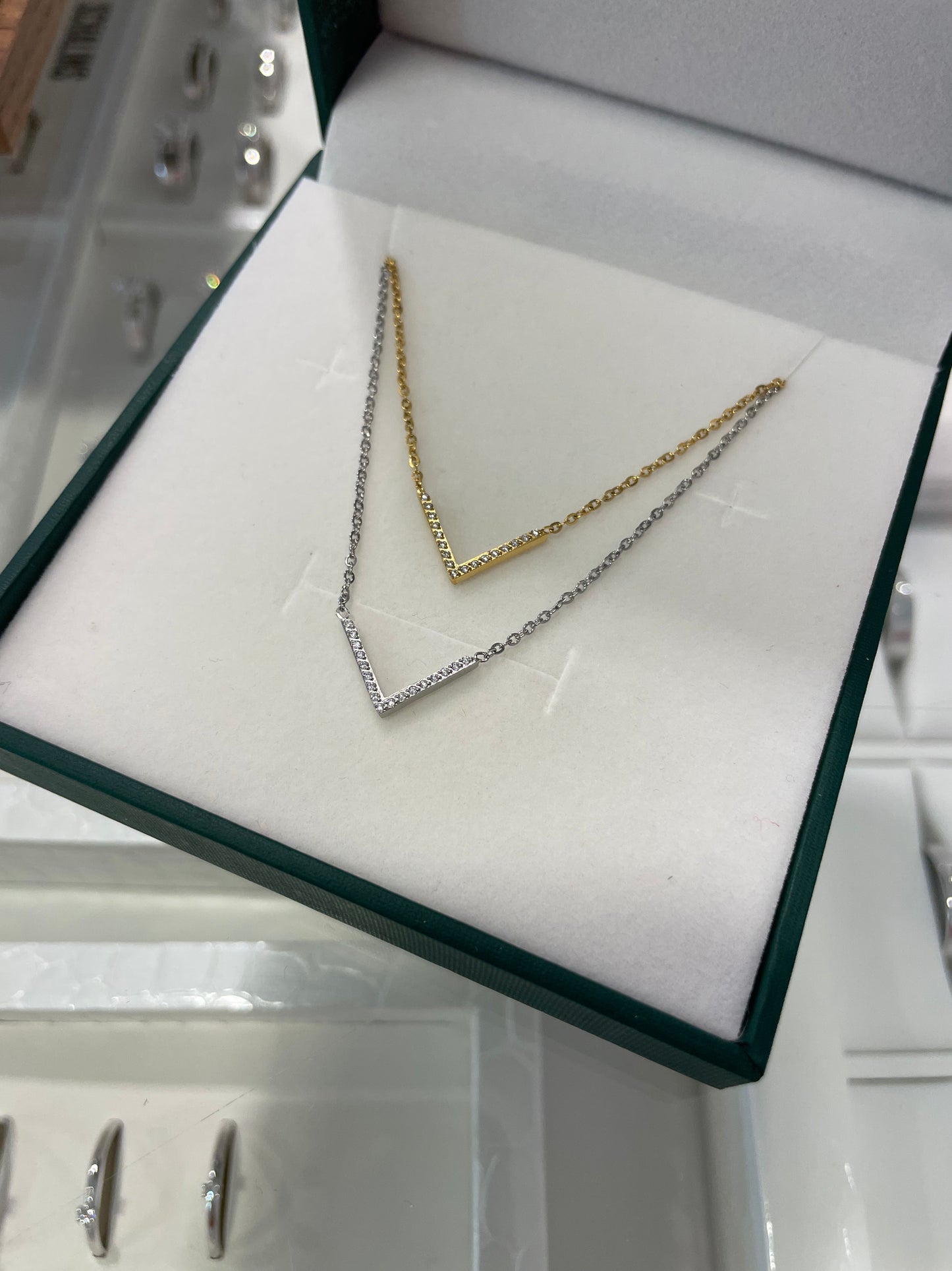 Stålhalsband med 18K förgyllning och CZ 42+5 cm