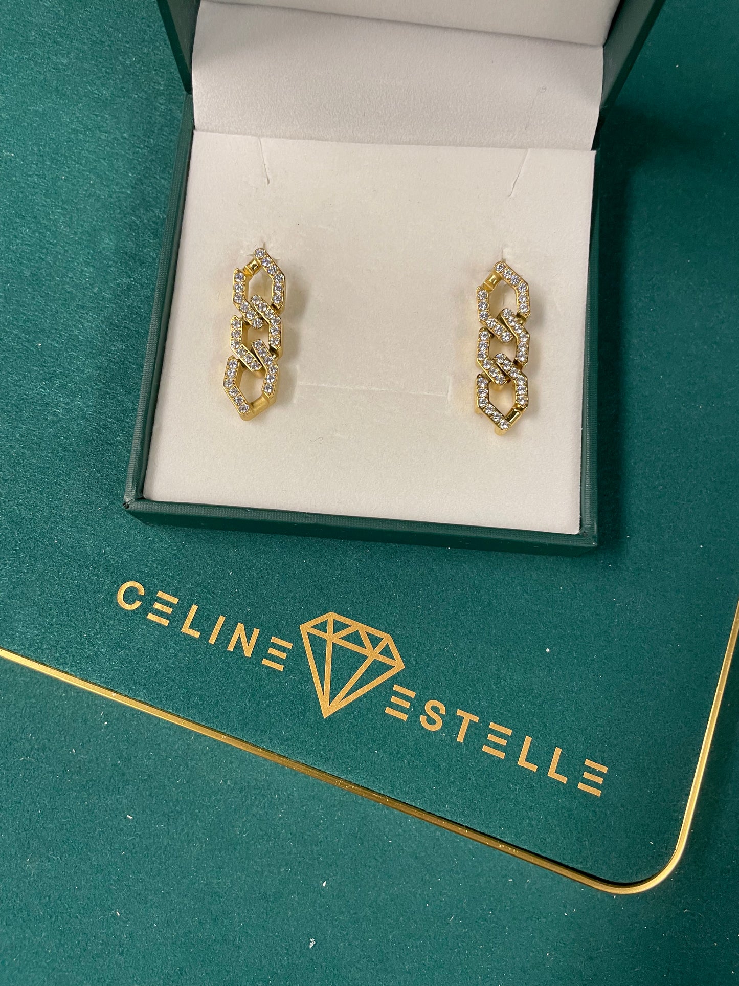 Stålörhängen med 18K förgyllning och CZ 33MM