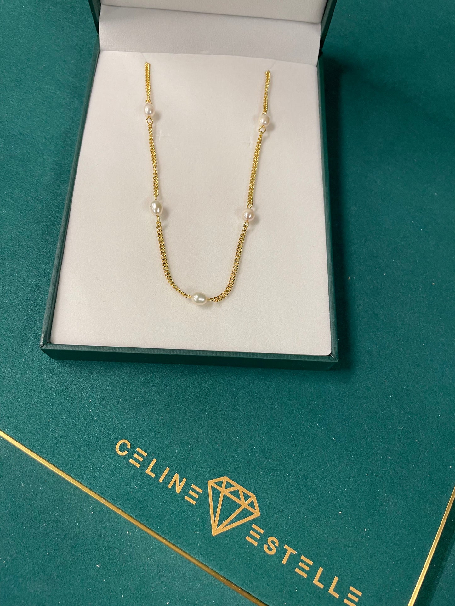 Stålhalsband med 18K förgyllning och Sötvattenpärlor 40+ 5 cm