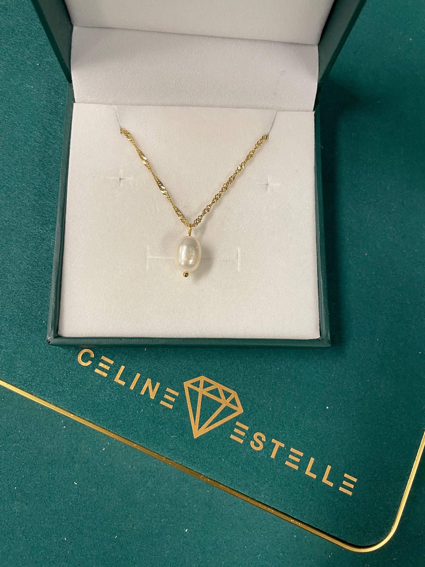 Stålhalsband med 18K förgyllning och Sötvattenpärla 40+5 cm