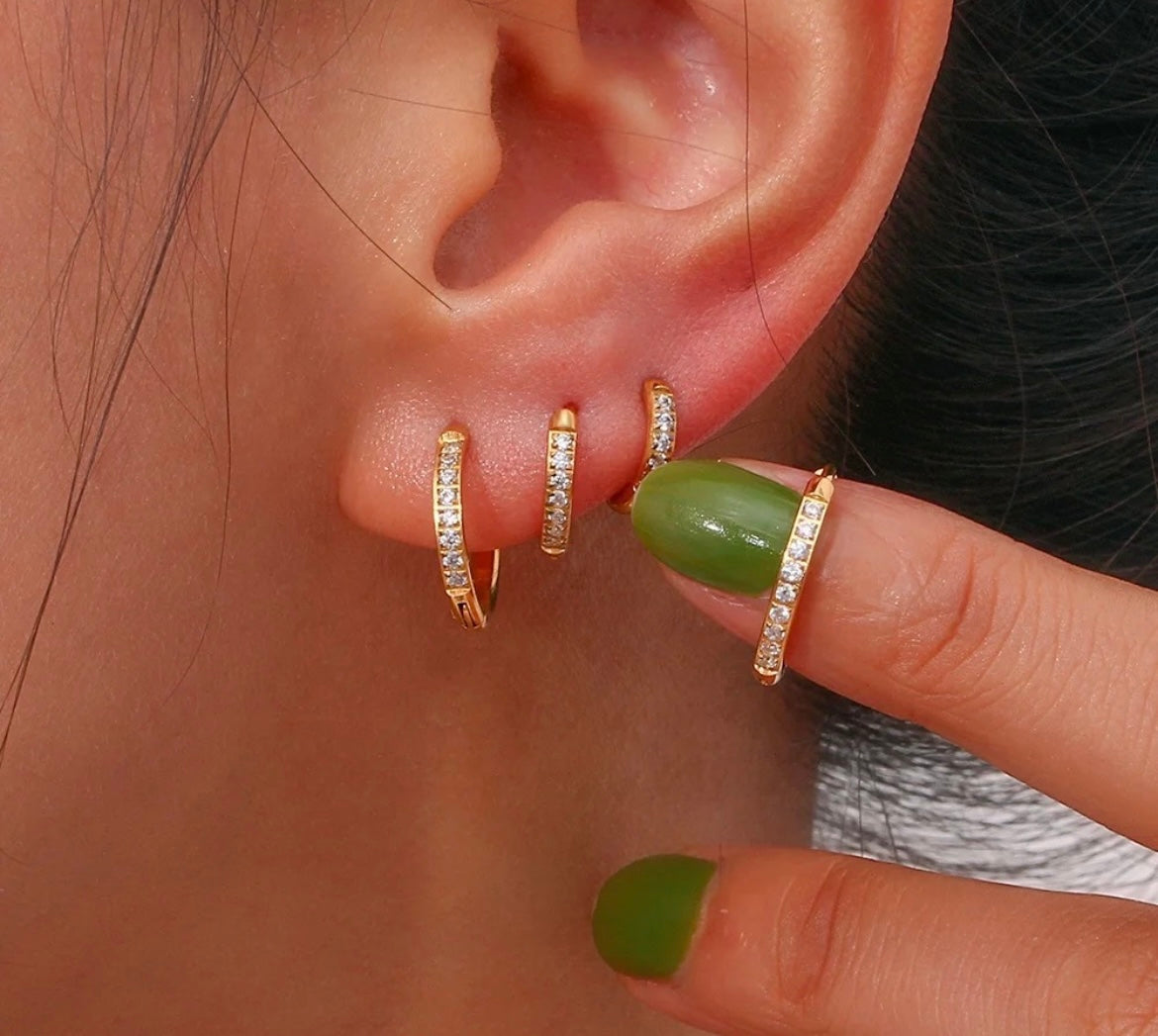 Stålörhängen med 18K förgyllning och CZ 12MM / 2MM