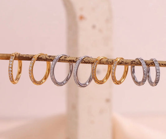 Stålörhängen med 18K förgyllning och CZ 16MM / 2MM